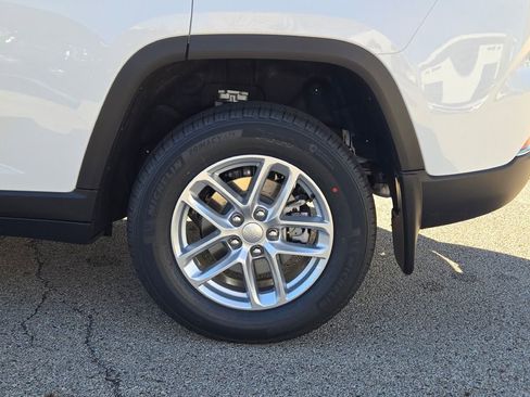 New 2025 Jeep Grand Cherokee Laredo X w/ Luxury Tech Group I AWD/4WD image 16