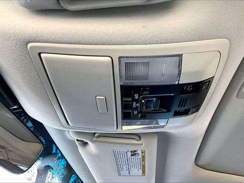 Used 2023 Lexus GX 460 Premium w/ Premium Plus Package image 31