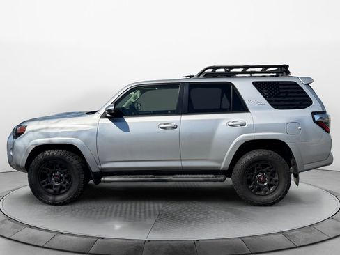 Used 2018 Toyota 4Runner TRD Off-Road image 4