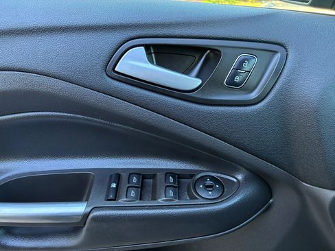 Used 2018 Ford Escape SE w/ SE Sport Appearance Package AWD/4WD image 25