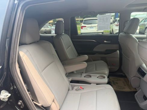 Used 2016 Toyota Highlander Limited w/ Protection Package #3 AWD/4WD image 29