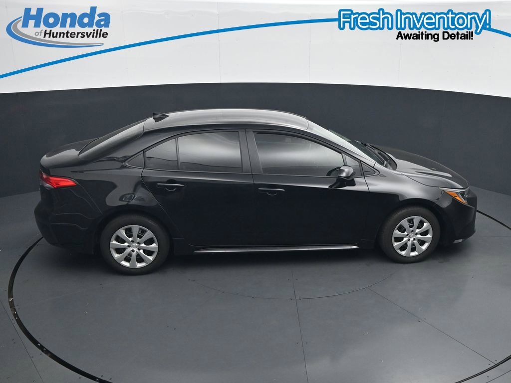Used 2026 Toyota Corolla LE FWD image 33