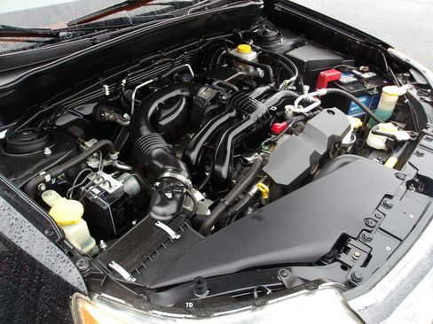 Used 2011 Subaru Forester 2.5X Premium w/ All-Weather Pkg image 20