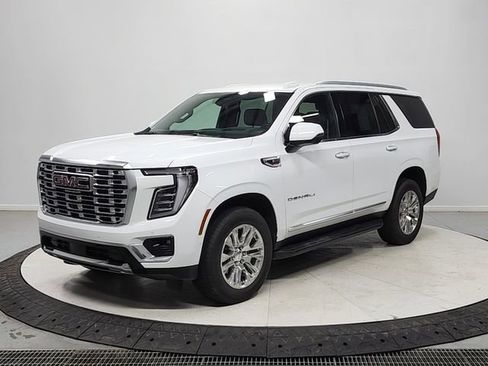 Used 2025 GMC Yukon Denali RWD image 3