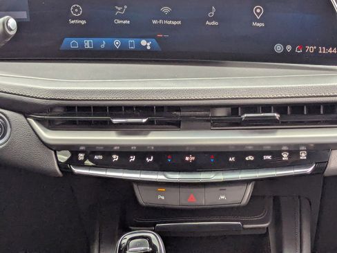 Used 2024 Cadillac XT4 Premium Luxury image 20