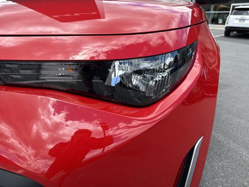 Certified 2025 Kia Soul LX w/ LX Technology Package FWD image 10