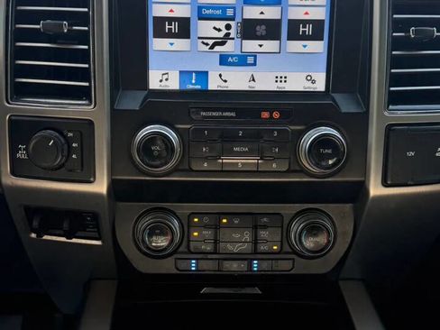 Used 2019 Ford F250 Platinum w/ Platinum Ultimate Package AWD/4WD image 18