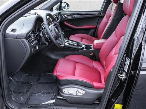 Used 2026 Porsche Macan Turbo image 12