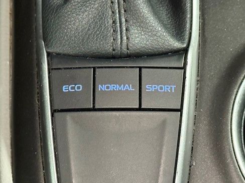 Used 2022 Toyota Camry LE image 23