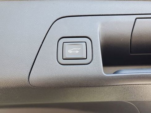 Certified 2023 Buick Envision Essence AWD/4WD image 13