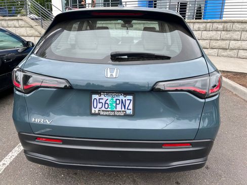 Used 2024 Honda HR-V LX image 5
