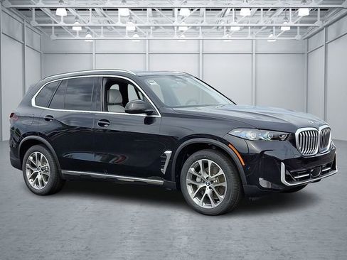 Certified 2026 BMW X5 xDrive40i AWD/4WD image 3