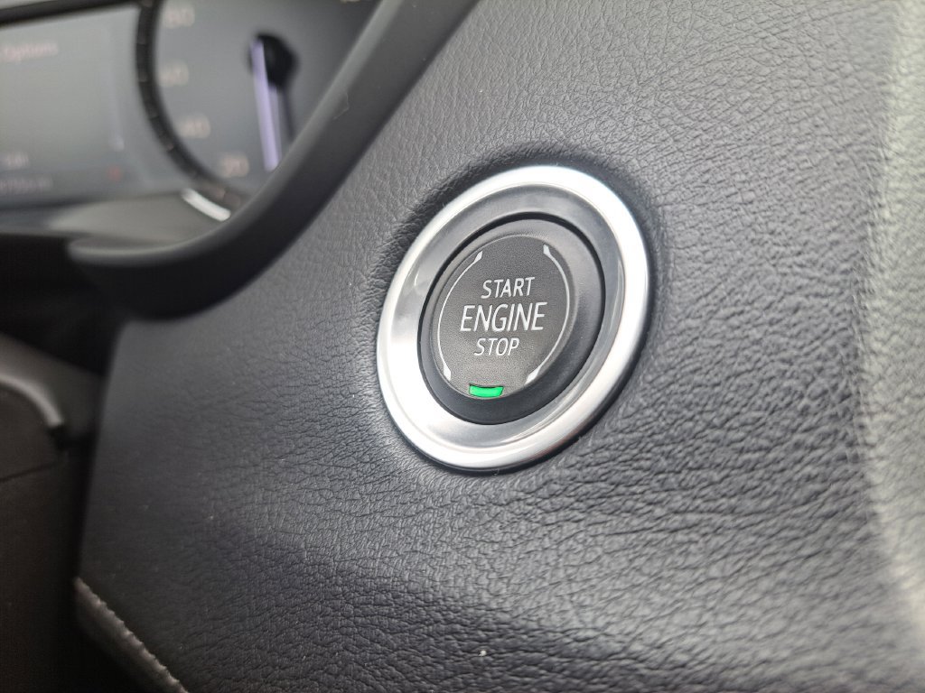 Used 2019 Cadillac XT4 Premium Luxury w/ Cold Weather Package FWD image 19