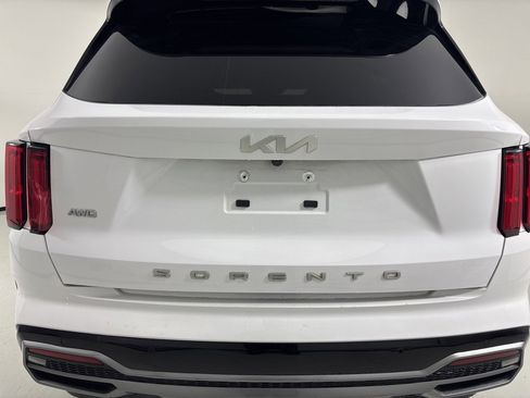 Used 2022 Kia Sorento SX image 4