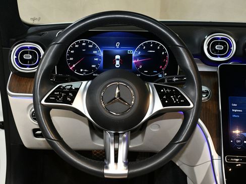Used 2023 Mercedes-Benz C 300 Sedan image 23