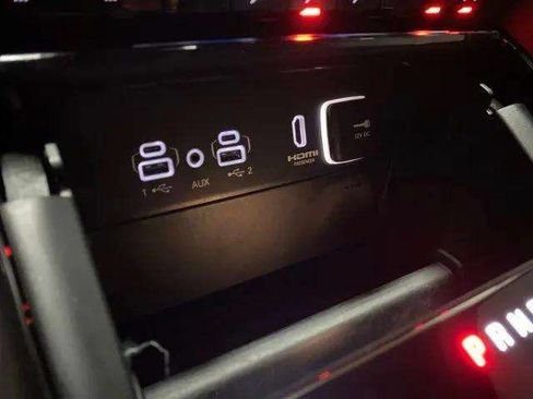 Used 2023 Jeep Grand Cherokee 4WD 4xe image 57