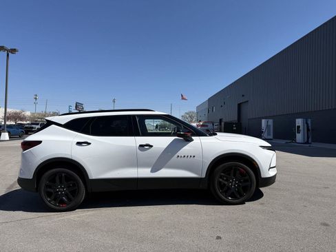 Used 2023 Chevrolet Blazer LT image 2