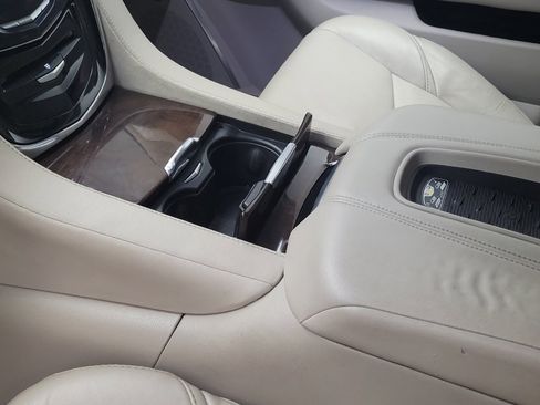Used 2016 Cadillac Escalade ESV Premium AWD/4WD image 26