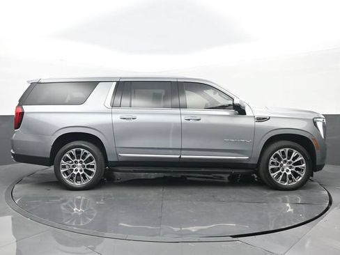 Used 2025 GMC Yukon XL Denali AWD/4WD image 2