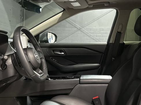 Used 2024 Nissan Rogue SV w/ SV Premium Package AWD/4WD image 10
