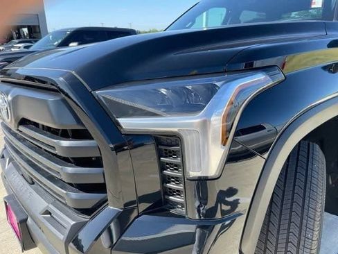 Used 2026 Toyota Tundra SR5 w/ SR5 Convenience Package AWD/4WD image 12