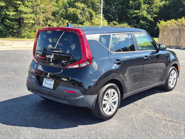 Certified 2022 Kia Soul LX FWD image 2
