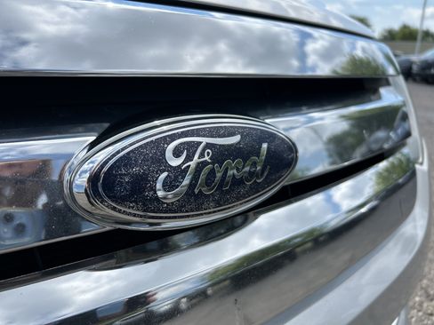 Used 2010 Ford Fusion SE FWD image 24