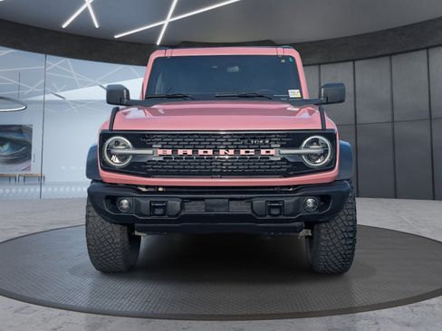 Used 2023 Ford Bronco Badlands w/ Sasquatch Package image 9