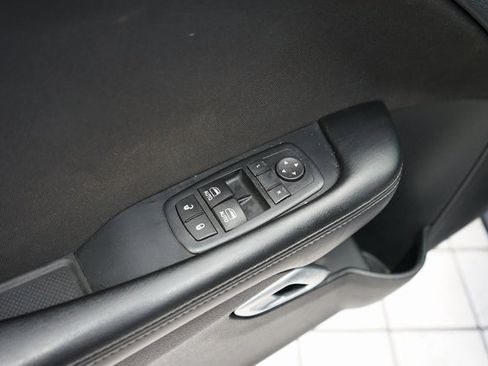 Used 2016 Dodge Challenger SXT image 17