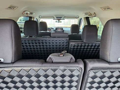 Used 2022 Nissan Pathfinder SV image 11