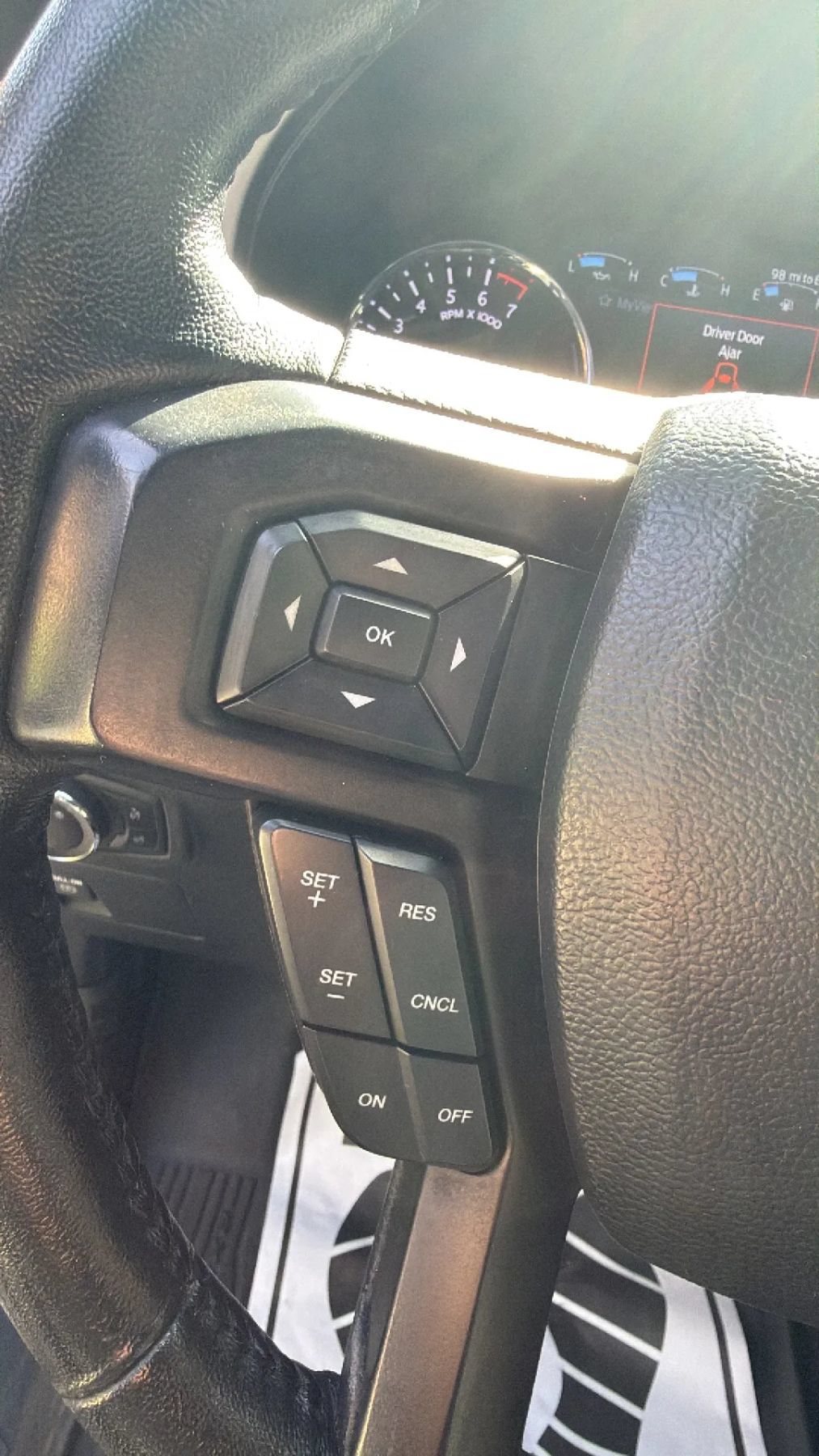 Used 2020 Ford Expedition XLT w/ Equipment Group 202A RWD image 17