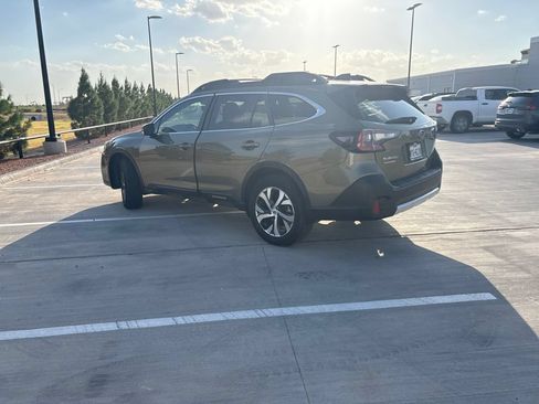 Used 2020 Subaru Outback Limited w/ Popular Package #2 AWD/4WD image 3