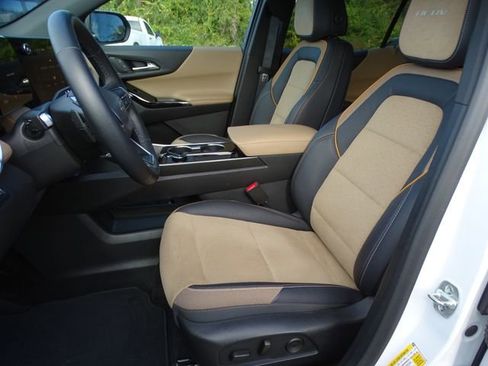 Used 2025 Chevrolet Equinox ACTIV w/ Safety and Technology Package image 25