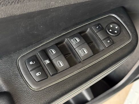 Used 2023 Chrysler 300 S RWD image 24