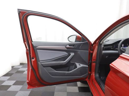 New 2026 Volkswagen Jetta SE FWD image 5