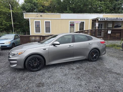 Used 2018 Kia Optima LX FWD image 2