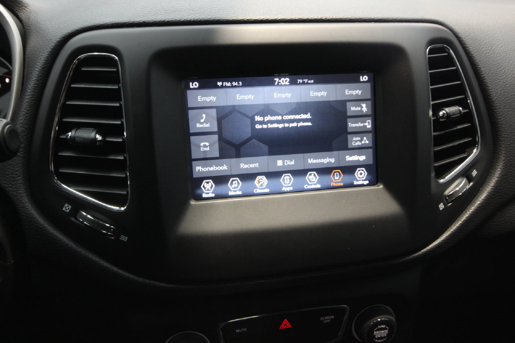 Used 2019 Jeep Compass Latitude w/ Cold Weather Group AWD/4WD image 19