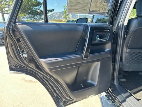 Used 2020 Toyota 4Runner Venture w/ Moonroof Package AWD/4WD image 18