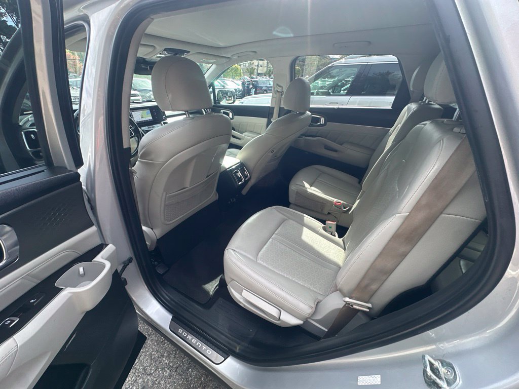 Used 2023 Kia Sorento SX Prestige w/ Panoramic Sunroof Package AWD/4WD image 23
