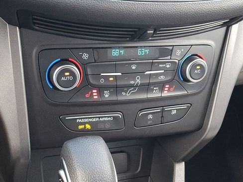 Used 2018 Ford Escape SE FWD image 17