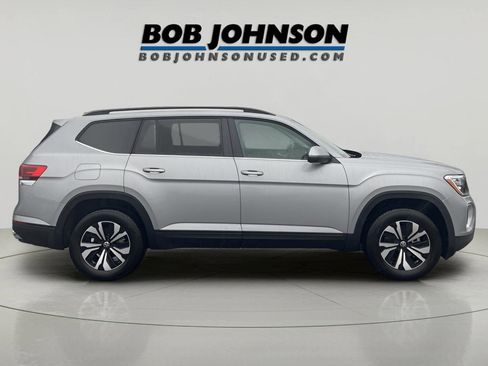 Used 2025 Volkswagen Atlas SE image 6