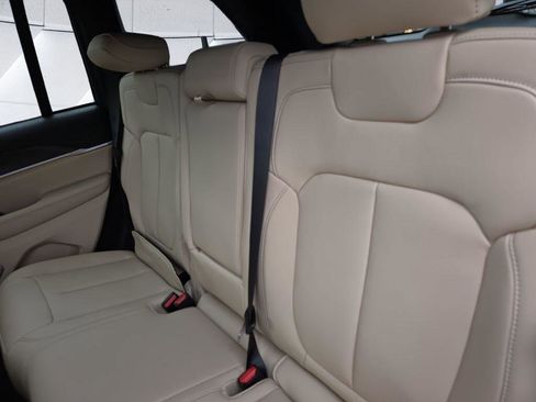 New 2026 Jeep Grand Cherokee Limited AWD/4WD image 11