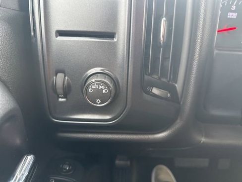 Used 2018 Chevrolet Silverado 1500 Custom w/ Rally 1 Edition image 19