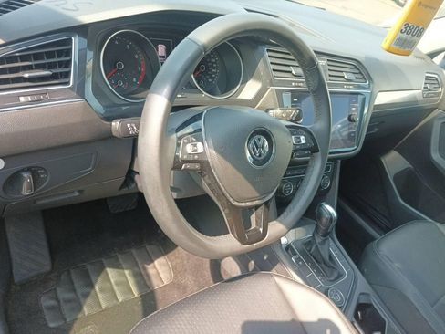 Used 2020 Volkswagen Tiguan SE AWD/4WD image 7