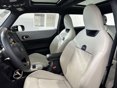 Certified 2025 MINI Cooper 2-Door Hardtop image 10