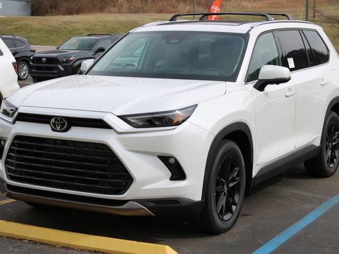 New 2026 Toyota Grand Highlander Platinum image 8