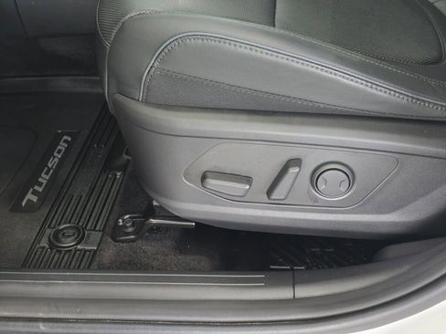 Used 2024 Hyundai Tucson Limited image 24