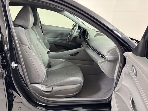 New 2026 Hyundai Elantra SEL Sport Premium FWD image 11