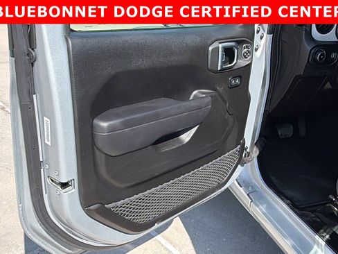 Used 2024 Jeep Wrangler Sport S image 9