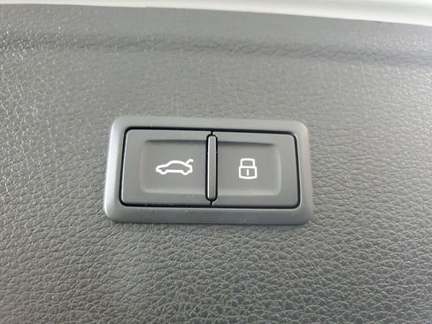 Used 2025 Audi Q5 2.0T Premium image 10